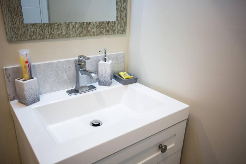 1-Bedroom With Cali King Size Bed In San Diego Esterno foto